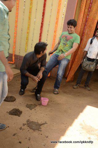 12 - Iss Pyaar Ko Kya Naam Doon - Picture Gallery II