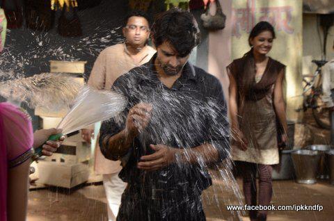 17 - Iss Pyaar Ko Kya Naam Doon - Picture Gallery II