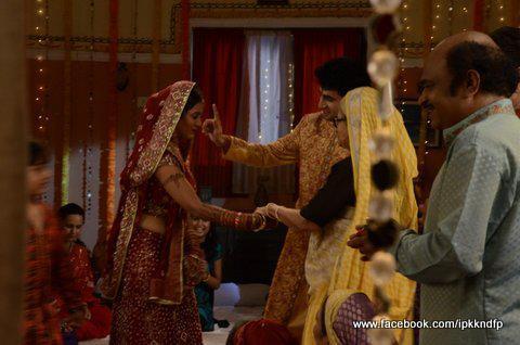 29 - Iss Pyaar Ko Kya Naam Doon - Picture Gallery II