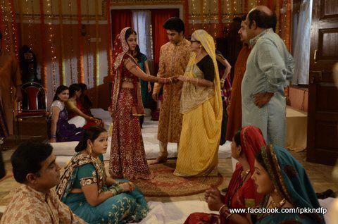 31 - Iss Pyaar Ko Kya Naam Doon - Picture Gallery II