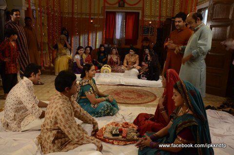 32 - Iss Pyaar Ko Kya Naam Doon - Picture Gallery II