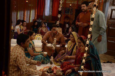 34 - Iss Pyaar Ko Kya Naam Doon - Picture Gallery II