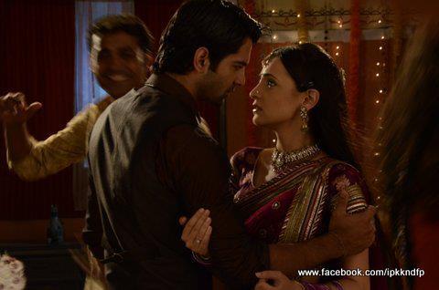 41 - Iss Pyaar Ko Kya Naam Doon - Picture Gallery II