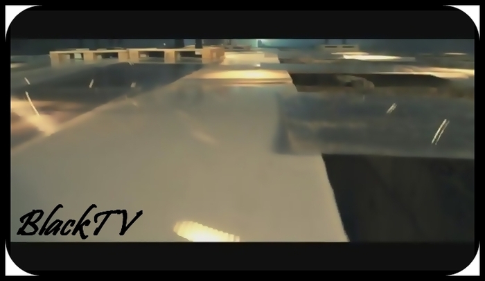 Baiatu` isi indrepta privirea spre usa. Se ridica incet de pe pat si se indrepta spre hol. - 8_Dictat de o fantoma - Renunt