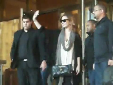 Demi Lovato Saludando en el hotel Radisson Uruguay 29_04_12 0079 Demi Lovato Saludando en el hotel Radisson Uruguay 29_04_12 0079