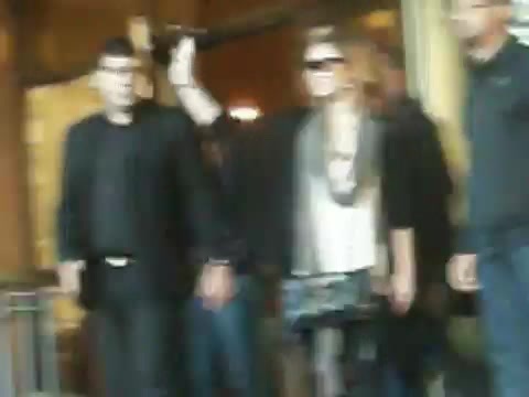 Demi Lovato Saludando en el hotel Radisson Uruguay 29_04_12 0099 Demi Lovato Saludando en el hotel Radisson Uruguay 29_04_12 0099