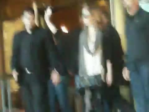 Demi Lovato Saludando en el hotel Radisson Uruguay 29_04_12 0100 Demi Lovato Saludando en el hotel Radisson Uruguay 29_04_12 0100