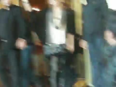 Demi Lovato Saludando en el hotel Radisson Uruguay 29_04_12 0111