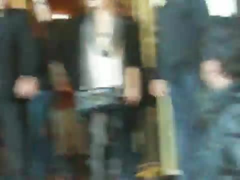 Demi Lovato Saludando en el hotel Radisson Uruguay 29_04_12 0112
