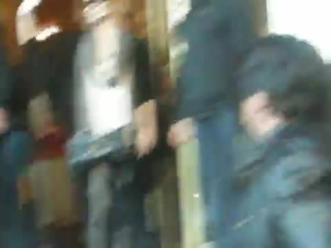 Demi Lovato Saludando en el hotel Radisson Uruguay 29_04_12 0115