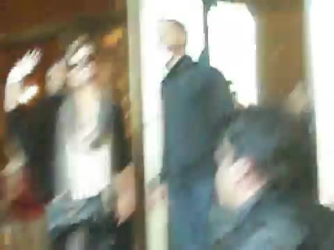 Demi Lovato Saludando en el hotel Radisson Uruguay 29_04_12 0129 Demi Lovato Saludando en el hotel Radisson Uruguay 29_04_12 0129