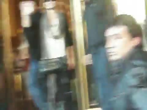 Demi Lovato Saludando en el hotel Radisson Uruguay 29_04_12 0149