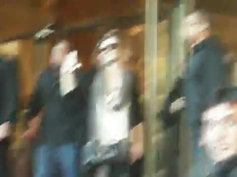 Demi Lovato Saludando en el hotel Radisson Uruguay 29_04_12 0204