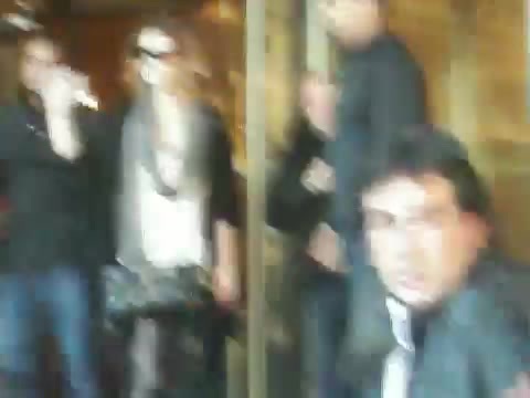 Demi Lovato Saludando en el hotel Radisson Uruguay 29_04_12 0214