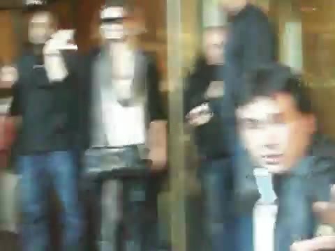 Demi Lovato Saludando en el hotel Radisson Uruguay 29_04_12 0224