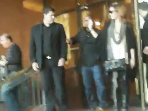 Demi Lovato Saludando en el hotel Radisson Uruguay 29_04_12 0333 Demi Lovato Saludando en el hotel Radisson Uruguay 29_04_12 0333