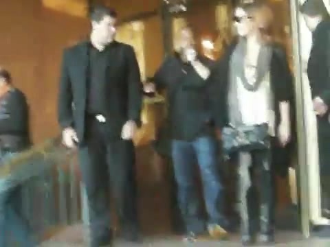 Demi Lovato Saludando en el hotel Radisson Uruguay 29_04_12 0336 Demi Lovato Saludando en el hotel Radisson Uruguay 29_04_12 0336