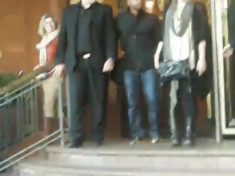 Demi Lovato Saludando en el hotel Radisson Uruguay 29_04_12 0361