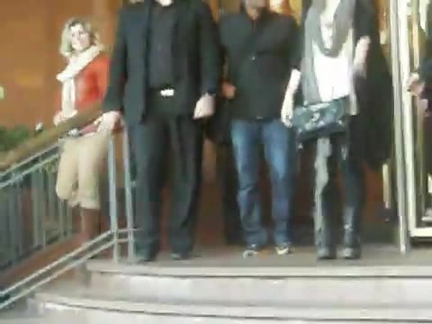 Demi Lovato Saludando en el hotel Radisson Uruguay 29_04_12 0370