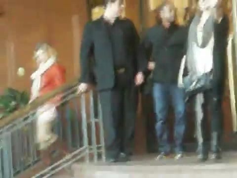 Demi Lovato Saludando en el hotel Radisson Uruguay 29_04_12 0395 Demi Lovato Saludando en el hotel Radisson Uruguay 29_04_12 0395