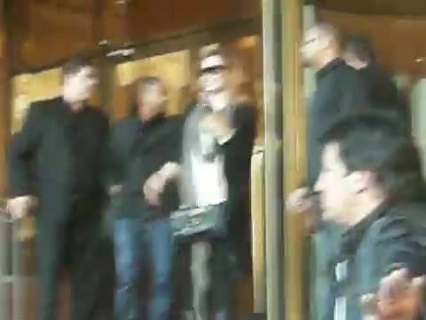 Demi Lovato Saludando en el hotel Radisson Uruguay 29_04_12 0435 Demi Lovato Saludando en el hotel Radisson Uruguay 29_04_12 0435