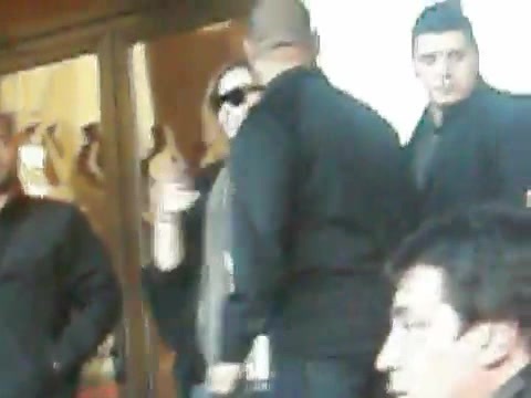 Demi Lovato Saludando en el hotel Radisson Uruguay 29_04_12 0633 - Demi Saludando en el hotel Radisson Uruguay Part oo1