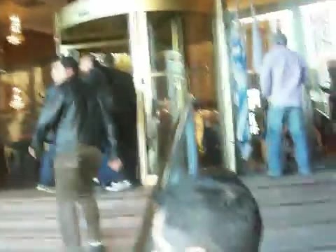 Demi Lovato Saludando en el hotel Radisson Uruguay 29_04_12 0775 - Demi Saludando en el hotel Radisson Uruguay Part oo1