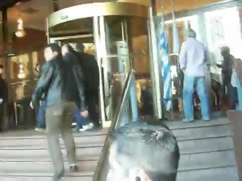 Demi Lovato Saludando en el hotel Radisson Uruguay 29_04_12 0777 - Demi Saludando en el hotel Radisson Uruguay Part oo1