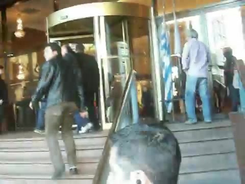 Demi Lovato Saludando en el hotel Radisson Uruguay 29_04_12 0779 - Demi Saludando en el hotel Radisson Uruguay Part oo1