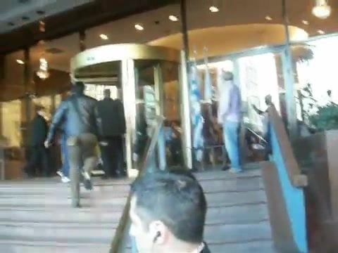 Demi Lovato Saludando en el hotel Radisson Uruguay 29_04_12 0814 - Demi Saludando en el hotel Radisson Uruguay Part oo1