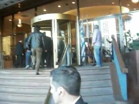 Demi Lovato Saludando en el hotel Radisson Uruguay 29_04_12 0836 - Demi Saludando en el hotel Radisson Uruguay Part oo1