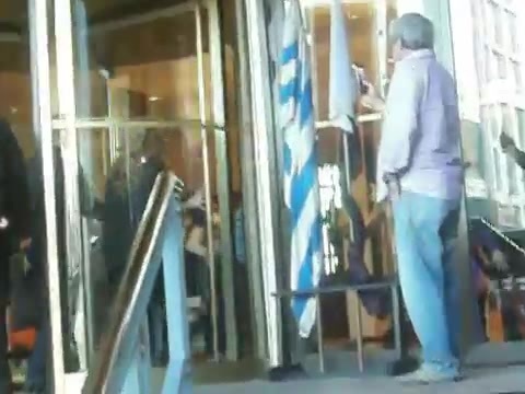 Demi Lovato Saludando en el hotel Radisson Uruguay 29_04_12 0865 - Demi Saludando en el hotel Radisson Uruguay Part oo1