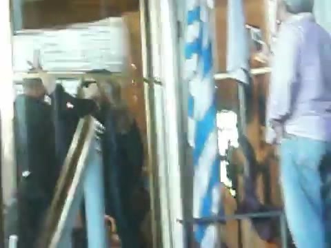 Demi Lovato Saludando en el hotel Radisson Uruguay 29_04_12 0902 - Demi Saludando en el hotel Radisson Uruguay Part oo1