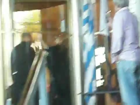 Demi Lovato Saludando en el hotel Radisson Uruguay 29_04_12 0952 - Demi Saludando en el hotel Radisson Uruguay Part oo1