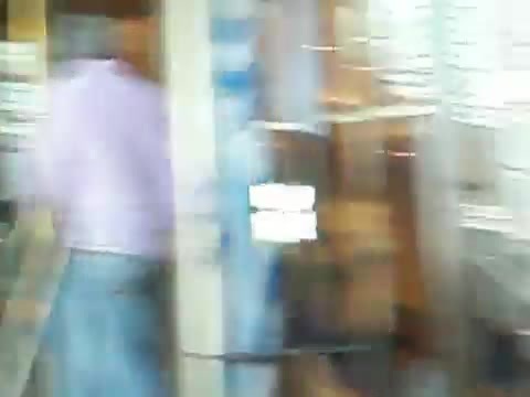 Demi Lovato Saludando en el hotel Radisson Uruguay 29_04_12 1049