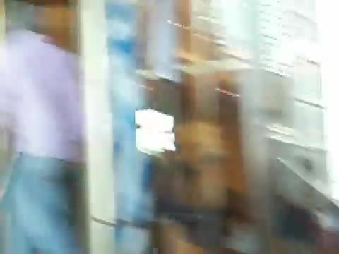 Demi Lovato Saludando en el hotel Radisson Uruguay 29_04_12 1051