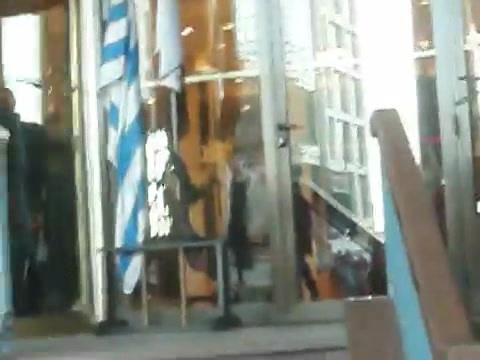 Demi Lovato Saludando en el hotel Radisson Uruguay 29_04_12 1121