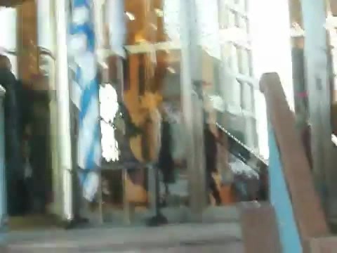 Demi Lovato Saludando en el hotel Radisson Uruguay 29_04_12 1123