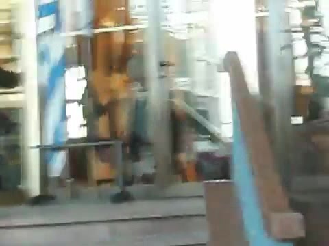 Demi Lovato Saludando en el hotel Radisson Uruguay 29_04_12 1133