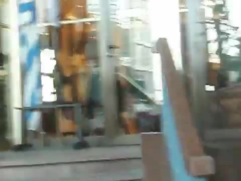 Demi Lovato Saludando en el hotel Radisson Uruguay 29_04_12 1135