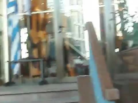 Demi Lovato Saludando en el hotel Radisson Uruguay 29_04_12 1136