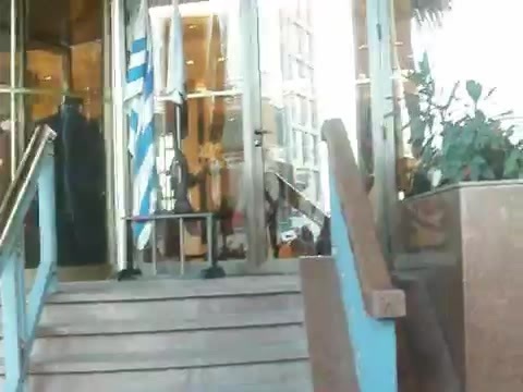 Demi Lovato Saludando en el hotel Radisson Uruguay 29_04_12 1215