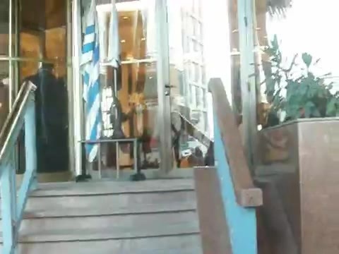 Demi Lovato Saludando en el hotel Radisson Uruguay 29_04_12 1216
