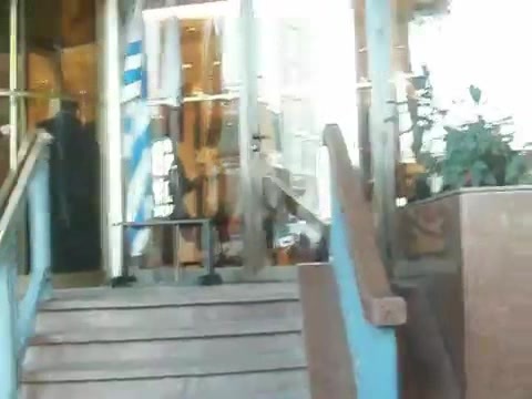 Demi Lovato Saludando en el hotel Radisson Uruguay 29_04_12 1218