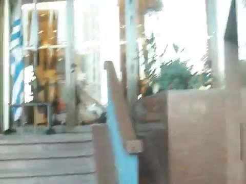 Demi Lovato Saludando en el hotel Radisson Uruguay 29_04_12 1239