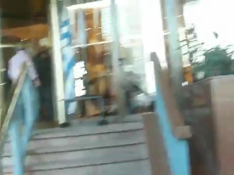 Demi Lovato Saludando en el hotel Radisson Uruguay 29_04_12 1330