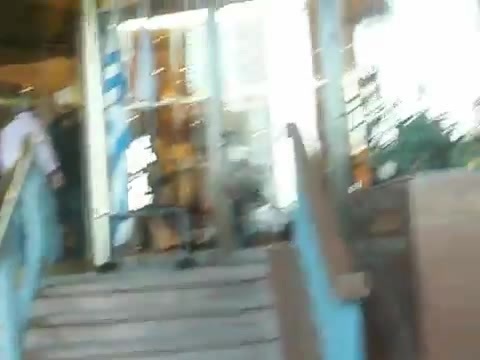 Demi Lovato Saludando en el hotel Radisson Uruguay 29_04_12 1333