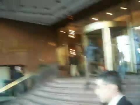 Demi Lovato Saludando en el hotel Radisson Uruguay 29_04_12 1417