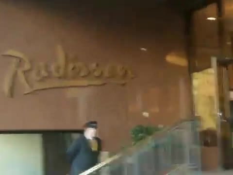 Demi Lovato Saludando en el hotel Radisson Uruguay 29_04_12 1443