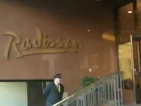 Demi Lovato Saludando en el hotel Radisson Uruguay 29_04_12 1445